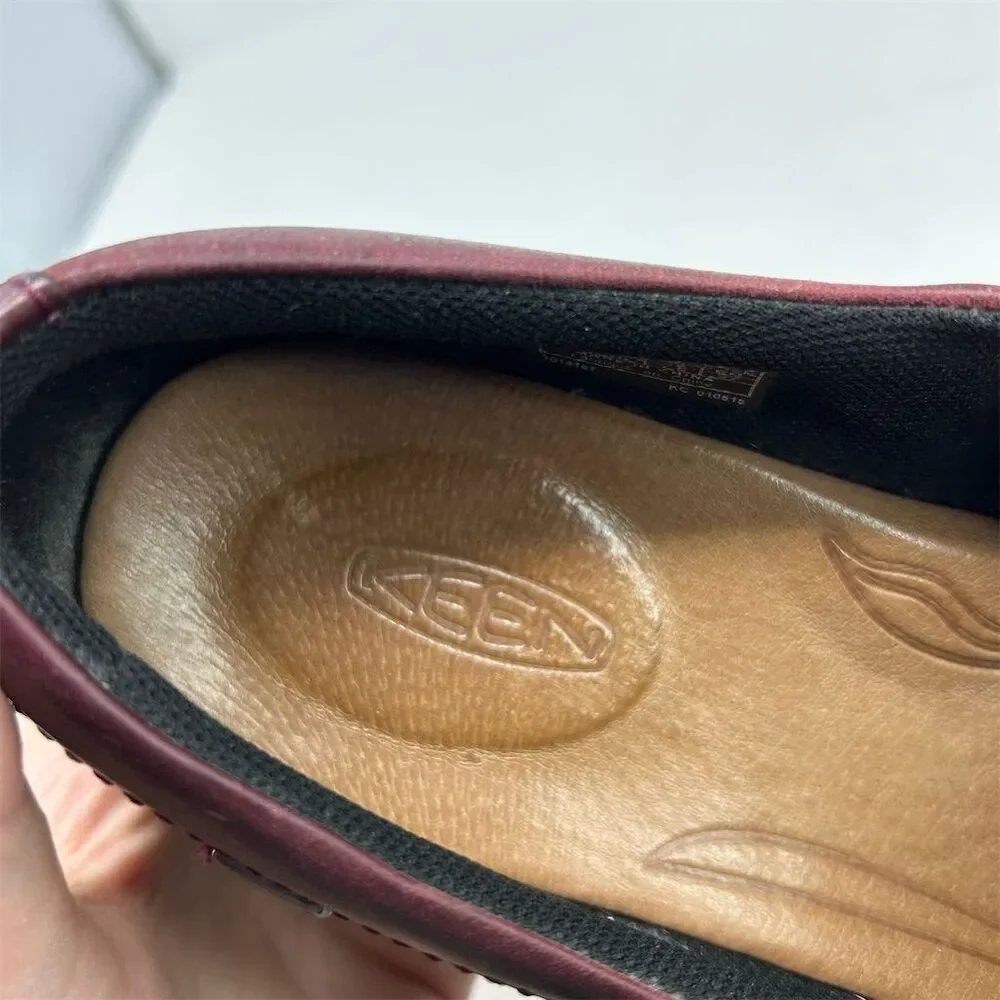 KEEN Women's Red Leather Slip-On Clog Loafers Size 10 Casual Comfort - Picture 14 of 15